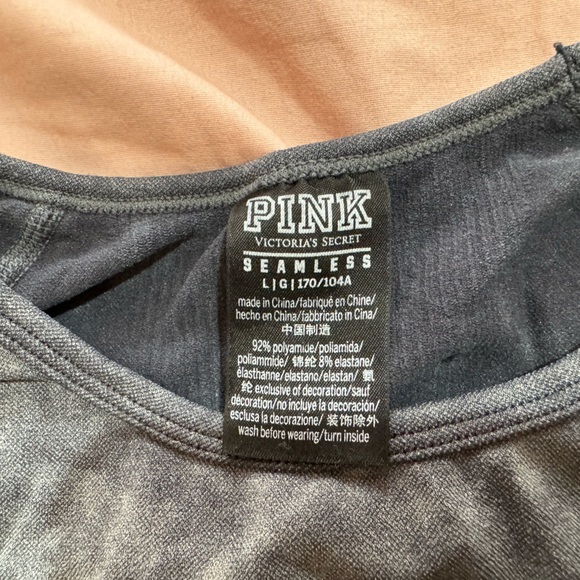 VS PINK SEAMLESS GYM TOP - Picture 2 of 3